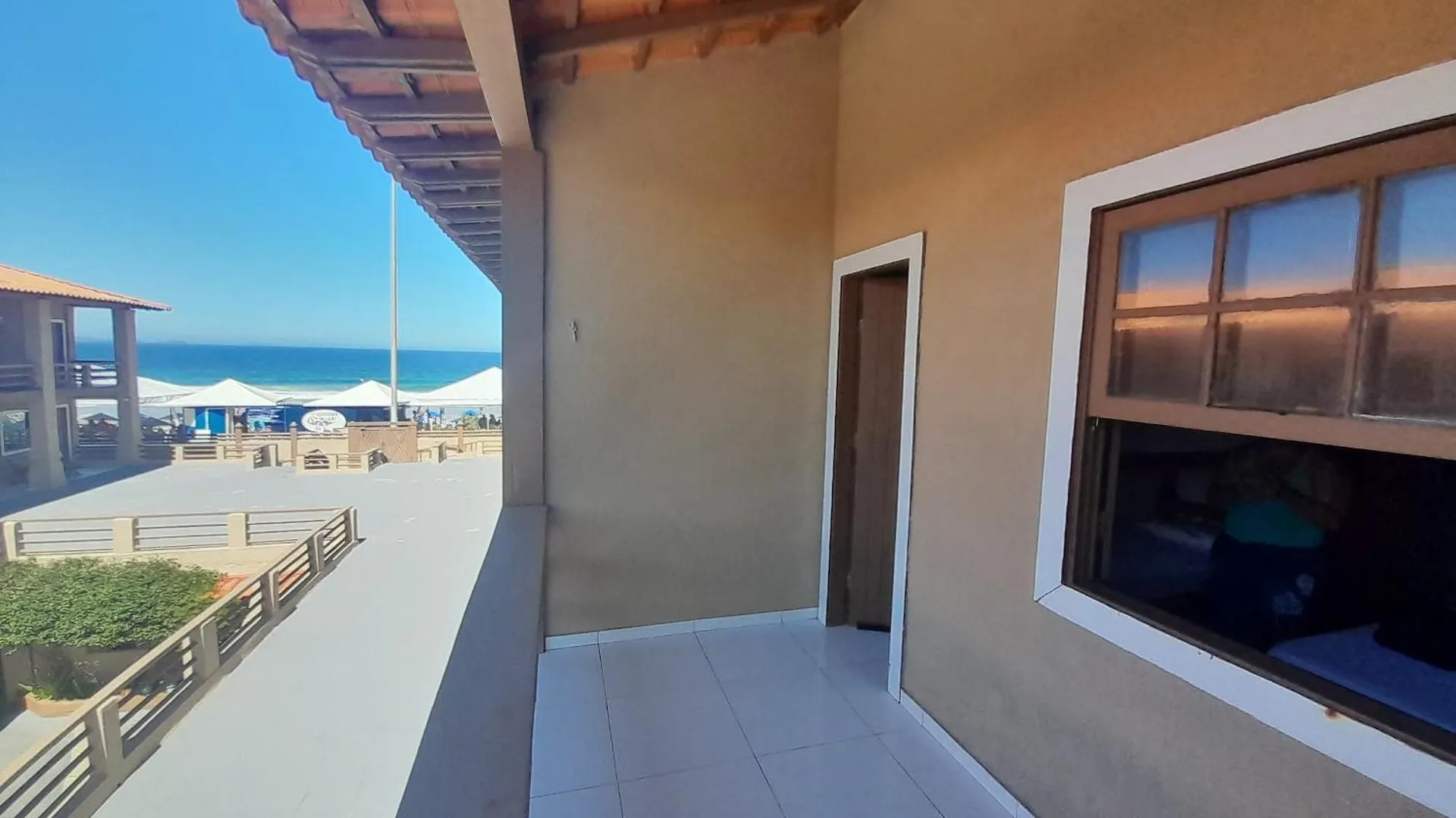 Casa Espacosa A Beira-Mar Pero Cabo Frio Rj 0*,